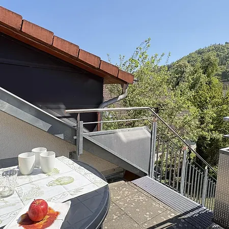 Sonnige Aussichten - Obstbau Koch By Interhome