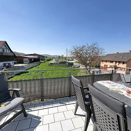 Sonnige Aussichten - Obstbau Koch By Interhome *